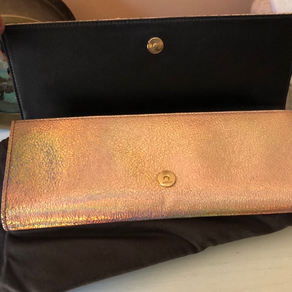 GUCCI CRACKLE CLUTCH - Picture 7 of 10